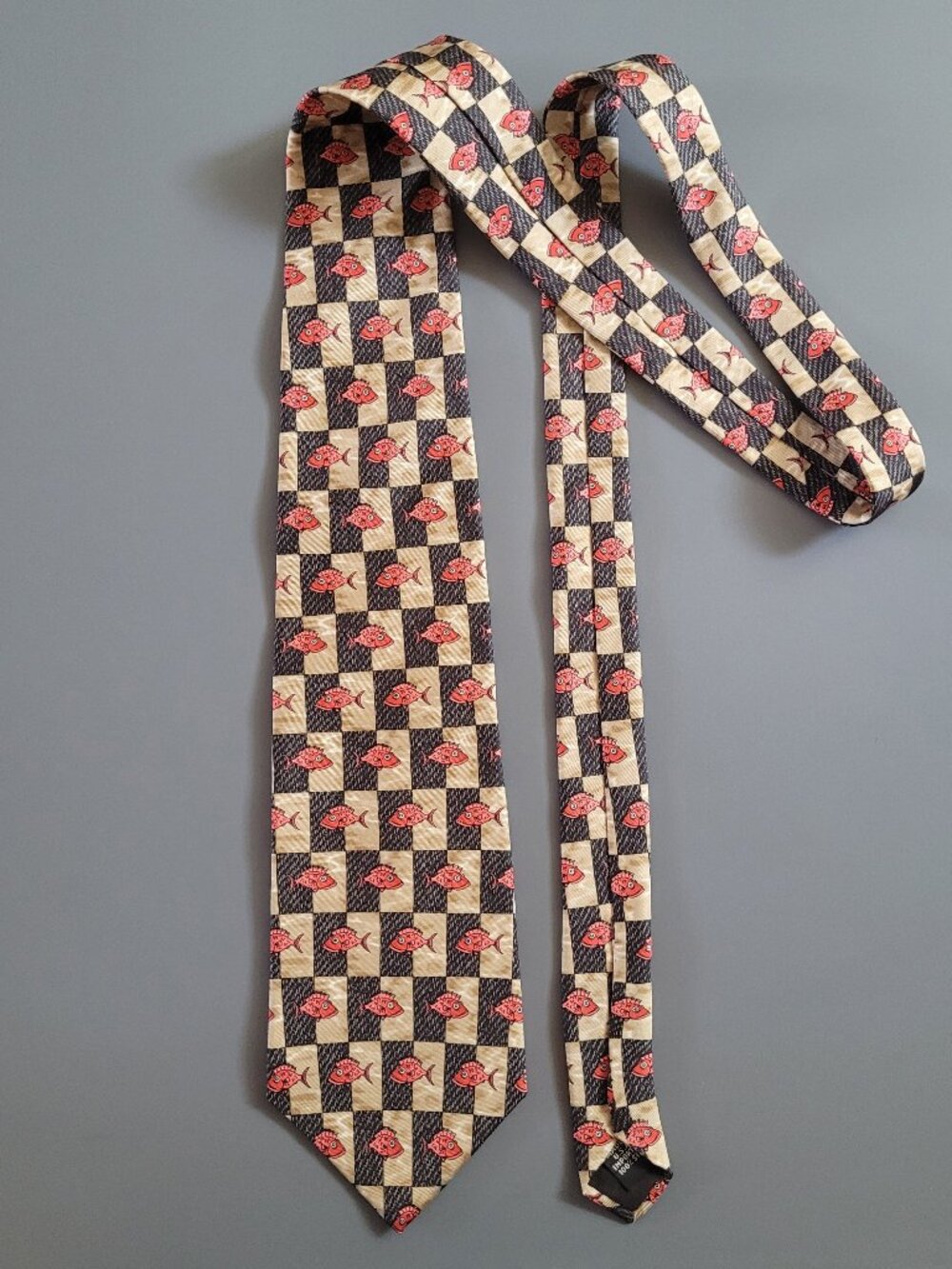Red Fish Grill Men's 100% Silk Neck Tie Made in USA Animal Print